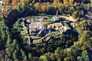 Luftbild aus der Endphase der Grabungen vom bekannten Münchner Luftbildarchäologen Klaus Leidorf vom 11. Oktober 2010.